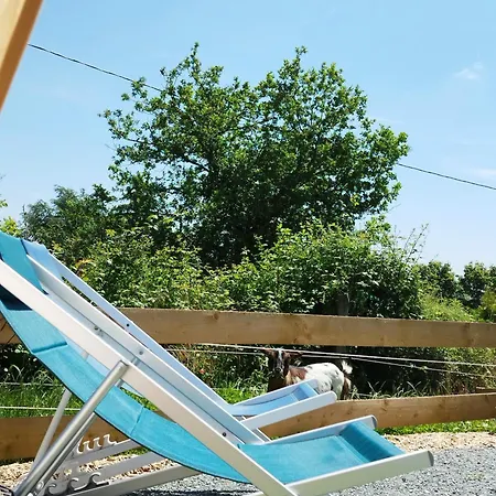 La Tente De L'atelier De La Gare Lyxtält