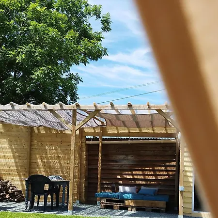 La Tente De L'atelier De La Gare Οργανωμένο κάμπινγκ Sigournais
